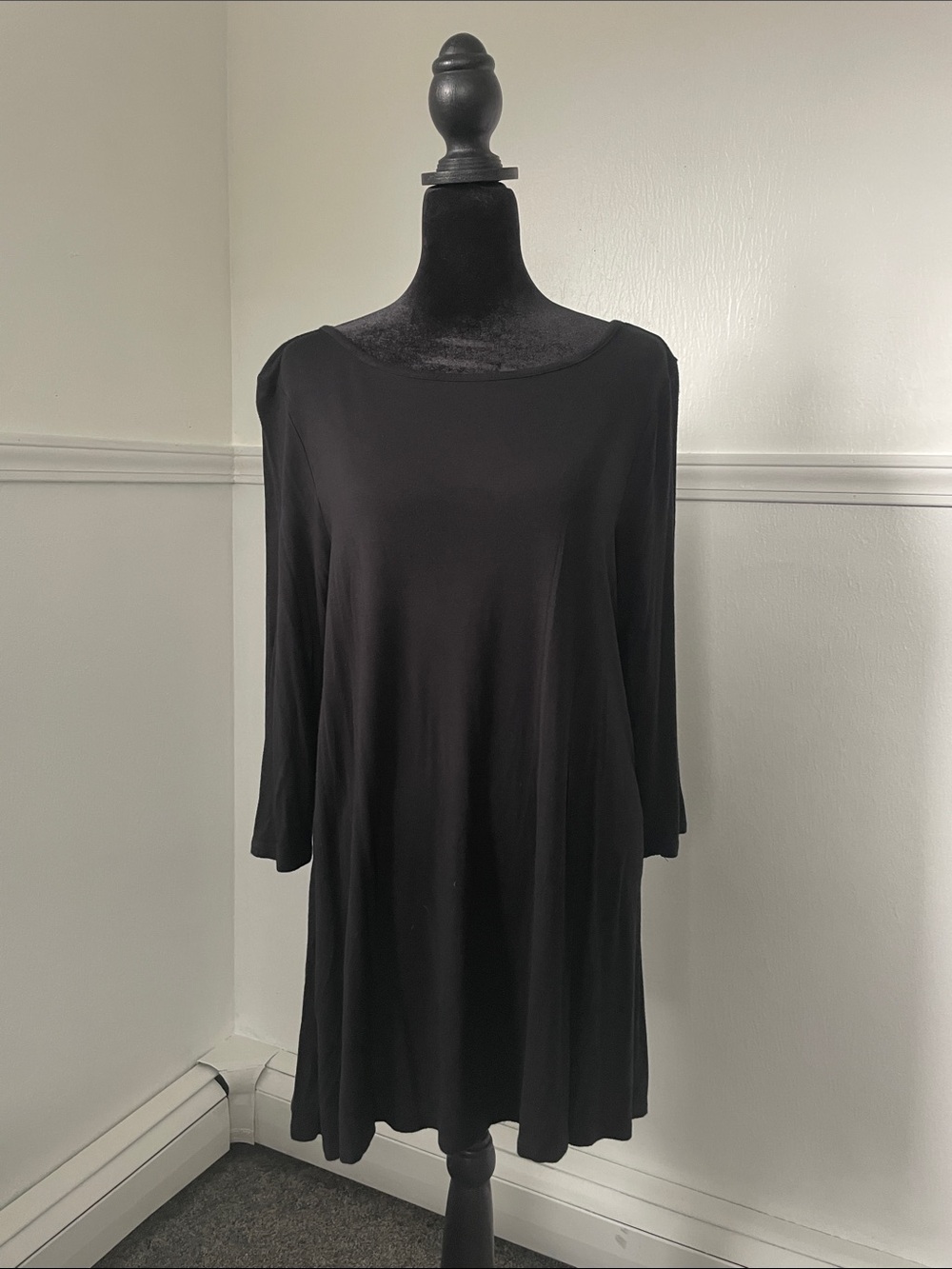 Classic Black 3/4 Sleeve Tunic Top - Relaxed Crew Neck